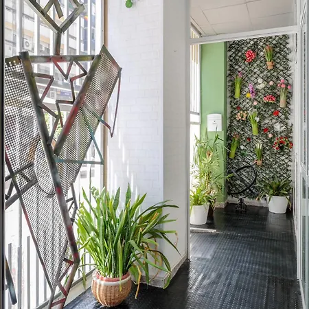 Хостел Pepper-gold - Port Area -free Towels - Bed For 8 Peoples 55 And 65 M2