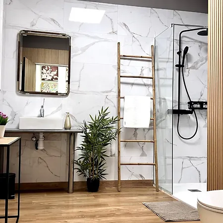 Pepper-gold - Port Area -free Towels - Bed For 8 Peoples 55 And 65 M2 Аликанте