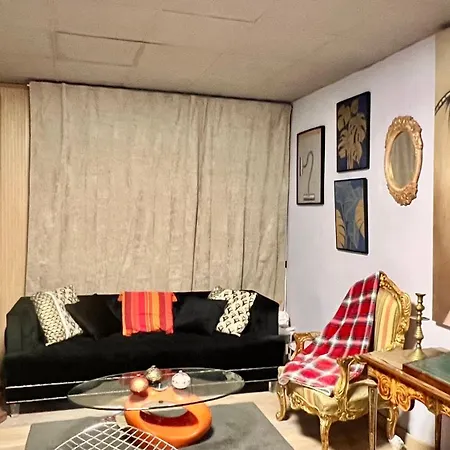 Pepper-gold -step-free Entrance -car- Free Space-no Nois-3 Minutes From Port -bed 8 Guest 55 M2 And 8 Guest 65 M2 *