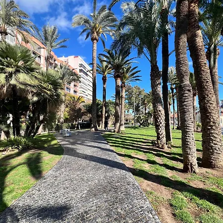 Pepper-gold -step-free Entrance -car- Free Space-no Nois-3 Minutes From Port -bed 8 Guest 55 M2 And 8 Guest 65 M2
