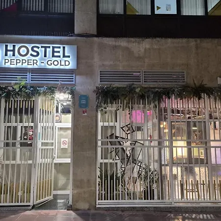 Pepper-gold -step-free Entrance -car- Free Space-no Nois-3 Minutes From Port -bed 8 Guest 55 M2 And 8 Guest 65 M2 Hostel *