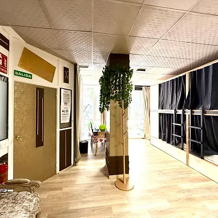 Pepper-gold -step-free Entrance -car- Free Space-no Nois-3 Minutes From Port -bed 8 Guest 55 M2 And 8 Guest 65 M2 *