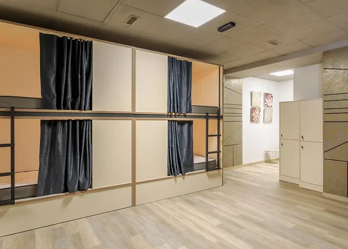 Pepper-gold -step-free Entrance -car- Free Space-no Nois-3 Minutes From Port -bed 8 Guest 55 M2 And 8 Guest 65 M2 *