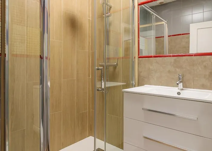 Pepper-gold -step-free Entrance -car- Free Space-no Nois-3 Minutes From Port -bed 8 Guest 55 M2 And 8 Guest 65 M2 알리칸테