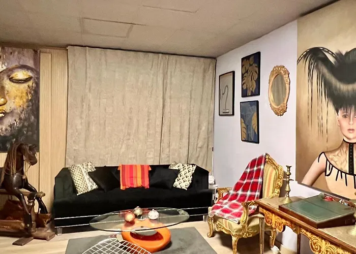 Pepper-gold -step-free Entrance -car- Free Space-no Nois-3 Minutes From Port -bed 8 Guest 55 M2 And 8 Guest 65 M2 *