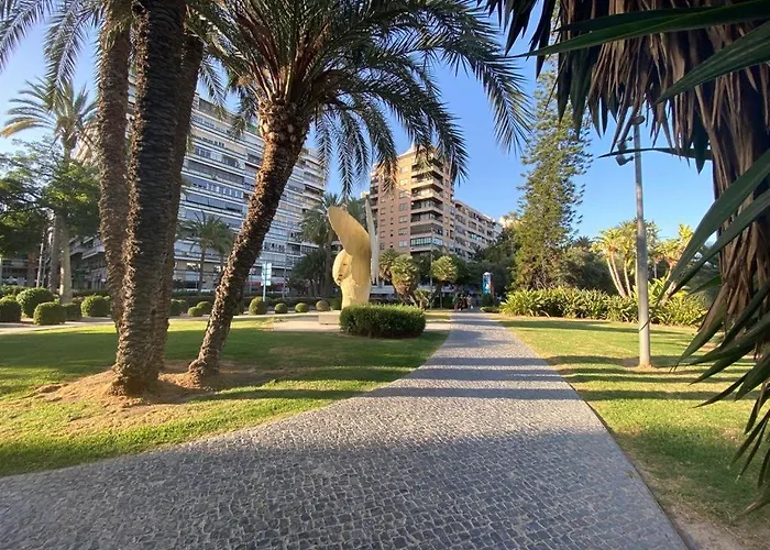 Pepper-gold -step-free Entrance -car- Free Space-no Nois-3 Minutes From Port -bed 8 Guest 55 M2 And 8 Guest 65 M2
