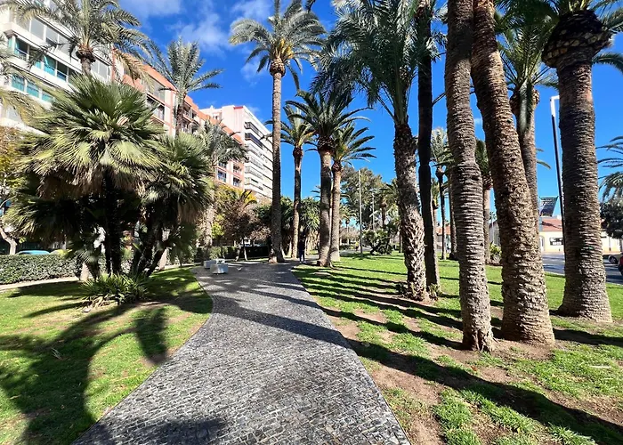 Pepper-gold -step-free Entrance -car- Free Space-no Nois-3 Minutes From Port -bed 8 Guest 55 M2 And 8 Guest 65 M2